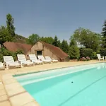Appealing In Vezac With Swimming Pool * بيناك إي كازوناك