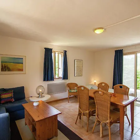 Appealing In Vezac With Swimming Pool Holiday home