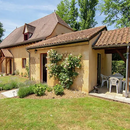 Appealing In Vezac With Swimming Pool Holiday home Beynac-et-Cazenac