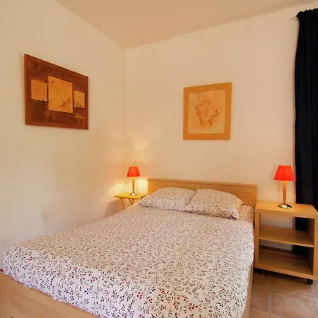 Appealing In Vezac With Swimming Pool Holiday home