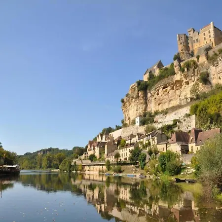 Appealing In Vezac With Swimming Pool Σπίτι διακοπών Beynac-et-Cazenac