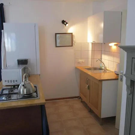 Appealing In Vezac With Swimming Pool בית נופש ביינאק-אה-סאזנאק