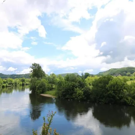 Σπίτι διακοπών Appealing In Vezac With Swimming Pool Beynac-et-Cazenac