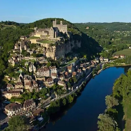 Appealing In Vezac With Swimming Pool * Beynac-et-Cazenac