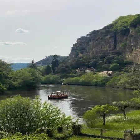 Appealing In Vezac With Swimming Pool * Beynac-et-Cazenac