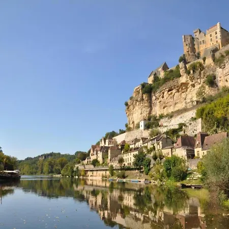 Σπίτι διακοπών Appealing In Vezac With Swimming Pool Beynac-et-Cazenac